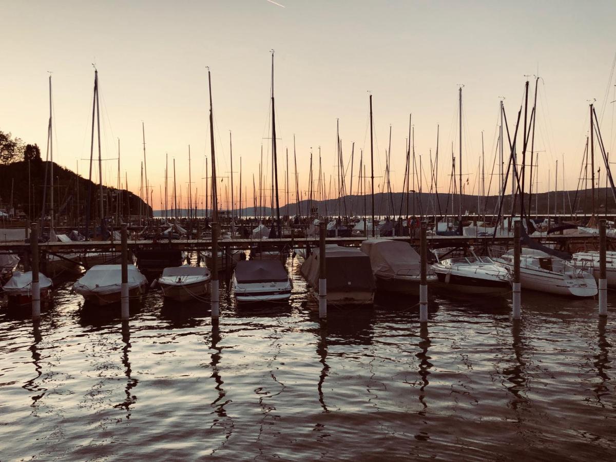 Zwischen Hafen Und Strandbad Constanţa Exterior foto