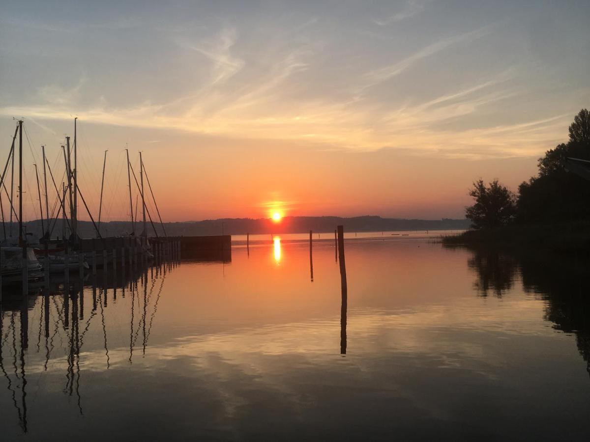 Zwischen Hafen Und Strandbad Constanţa Exterior foto